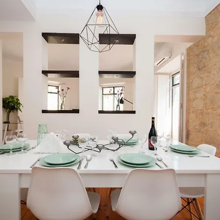 Bright And Cosy Apartment Lisbon